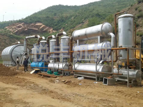 湖北煉油設(shè)備安裝現(xiàn)場(chǎng)